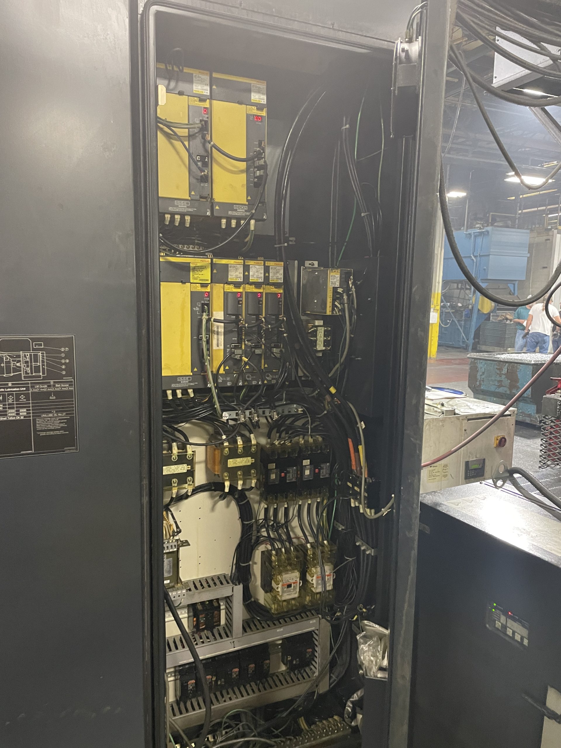 Makino A71 500mm HMC, 2009 - Full 4th Axis, Hi Pressure TSC, Live Hydraulics - Image 8