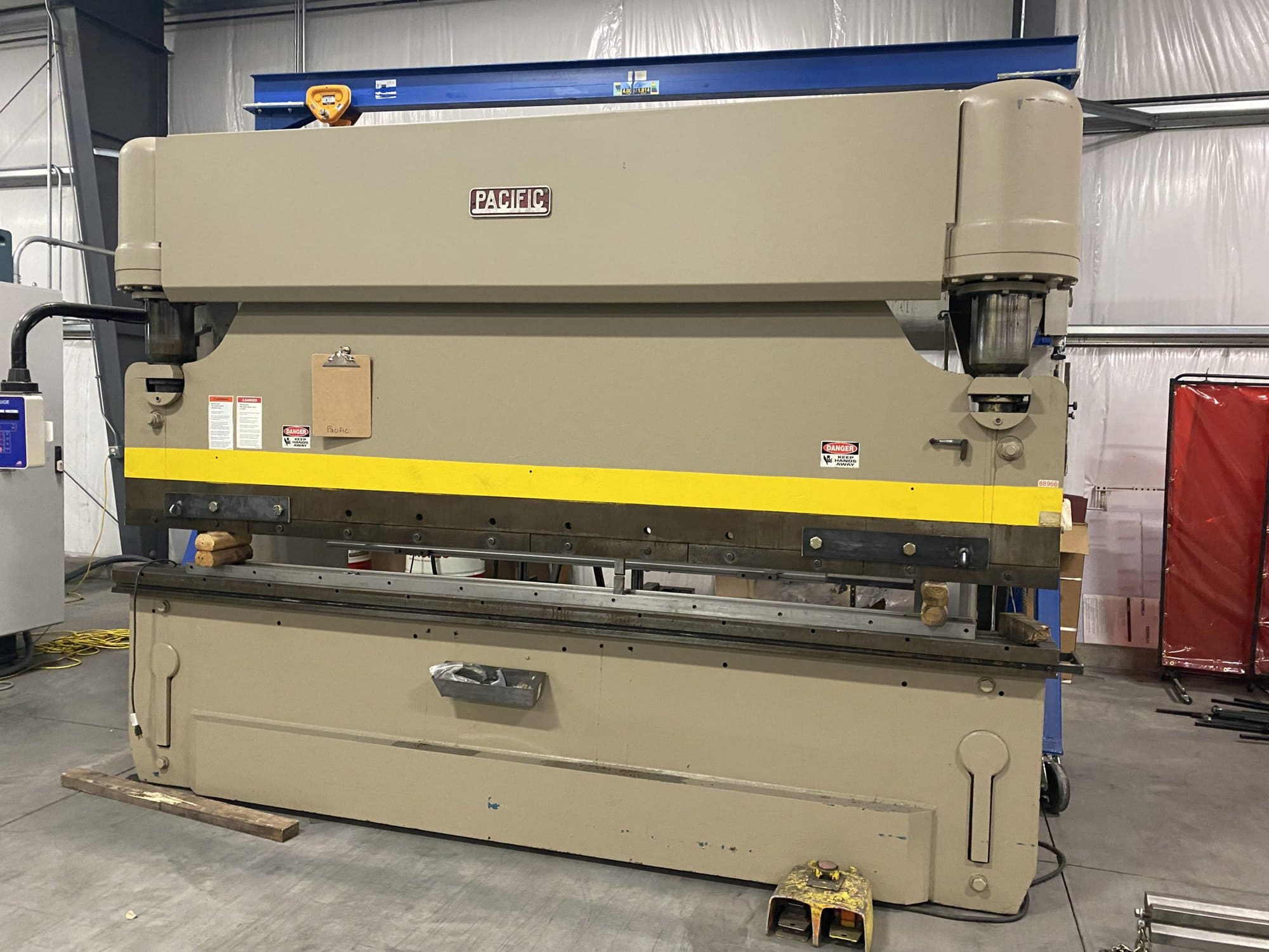 165 Ton x 12' Pacific J165-12 Press Brake, 1983 - Automec Backgauge System, Tooling Included