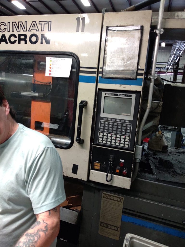 400 Ton, 29oz Cincinnati VH 400-29 Plastic Injection Molding Machine, 1993 - Image 3