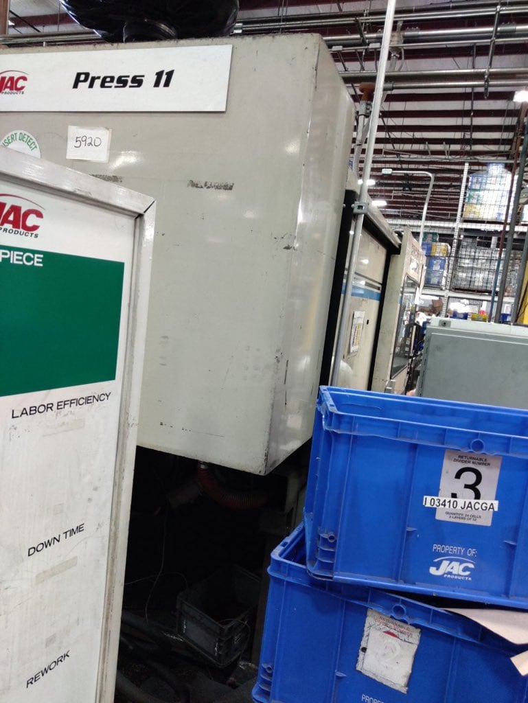 400 Ton, 29oz Cincinnati VH 400-29 Plastic Injection Molding Machine, 1993 - Image 4
