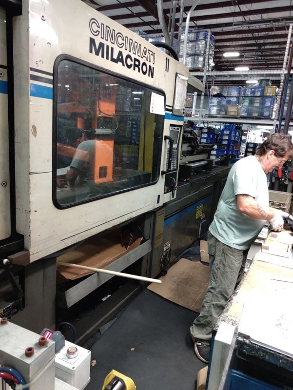 400 Ton, 29oz Cincinnati VH 400-29 Plastic Injection Molding Machine, 1993