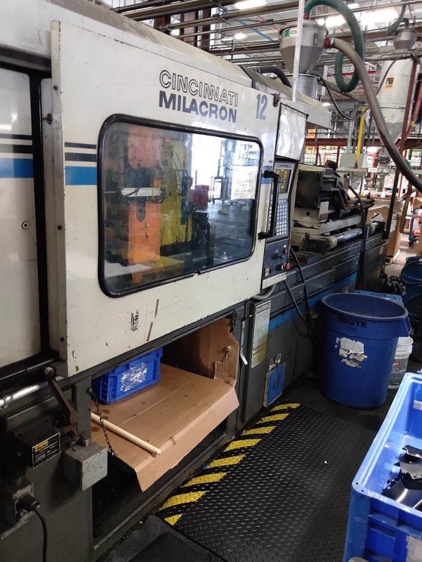 250 Ton, 29oz Cincinnati VH 250-29 Plastic Injection Molding Machine, 1993 - Image 2