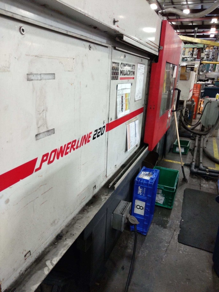 220 Ton, 29oz Cincinnati NT 220-29 Plastic Injection Molding Machine, 2000 - Image 4