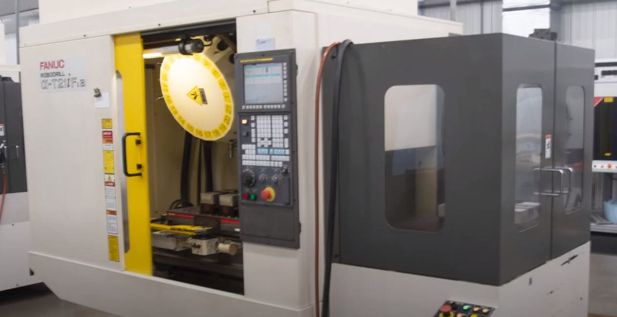 Fanuc Robodrill Drilling & Tapping Center Alpha T21-LiF, 2012 - Pallet Changer