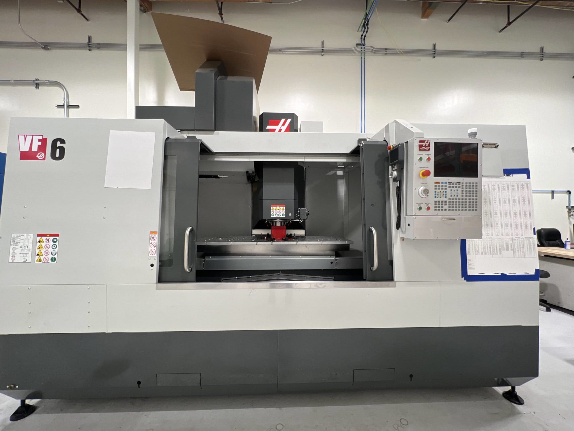 Haas VF-6 VMC, 2021 - Tooling Included, Fixture Plate, Next Gen Control, Chip Auger, Low Hours - Image 4
