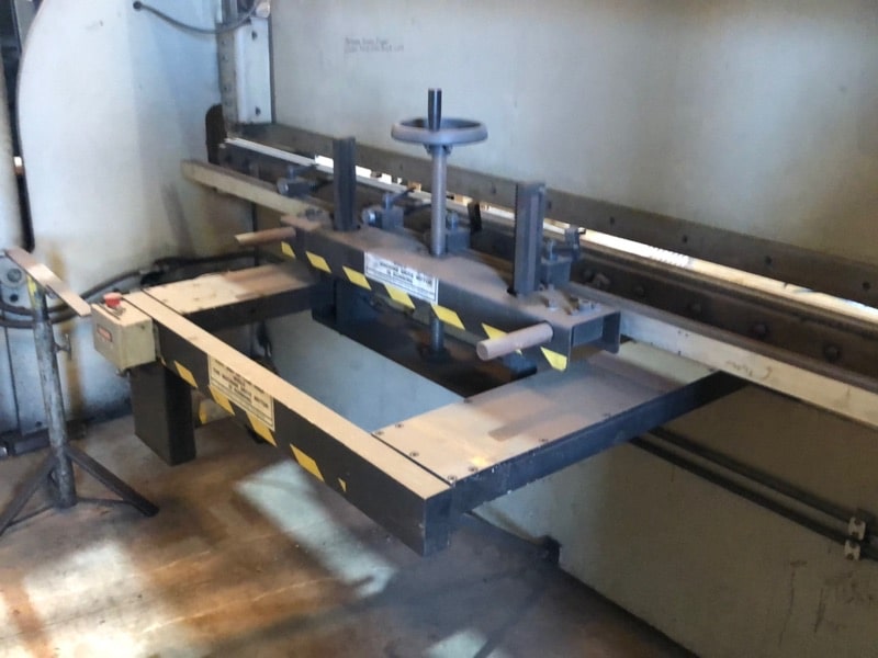 60 Ton x 12' Accurpress 76012 CNC Press Brake, 1992 - Single Axis Backguage - Image 3