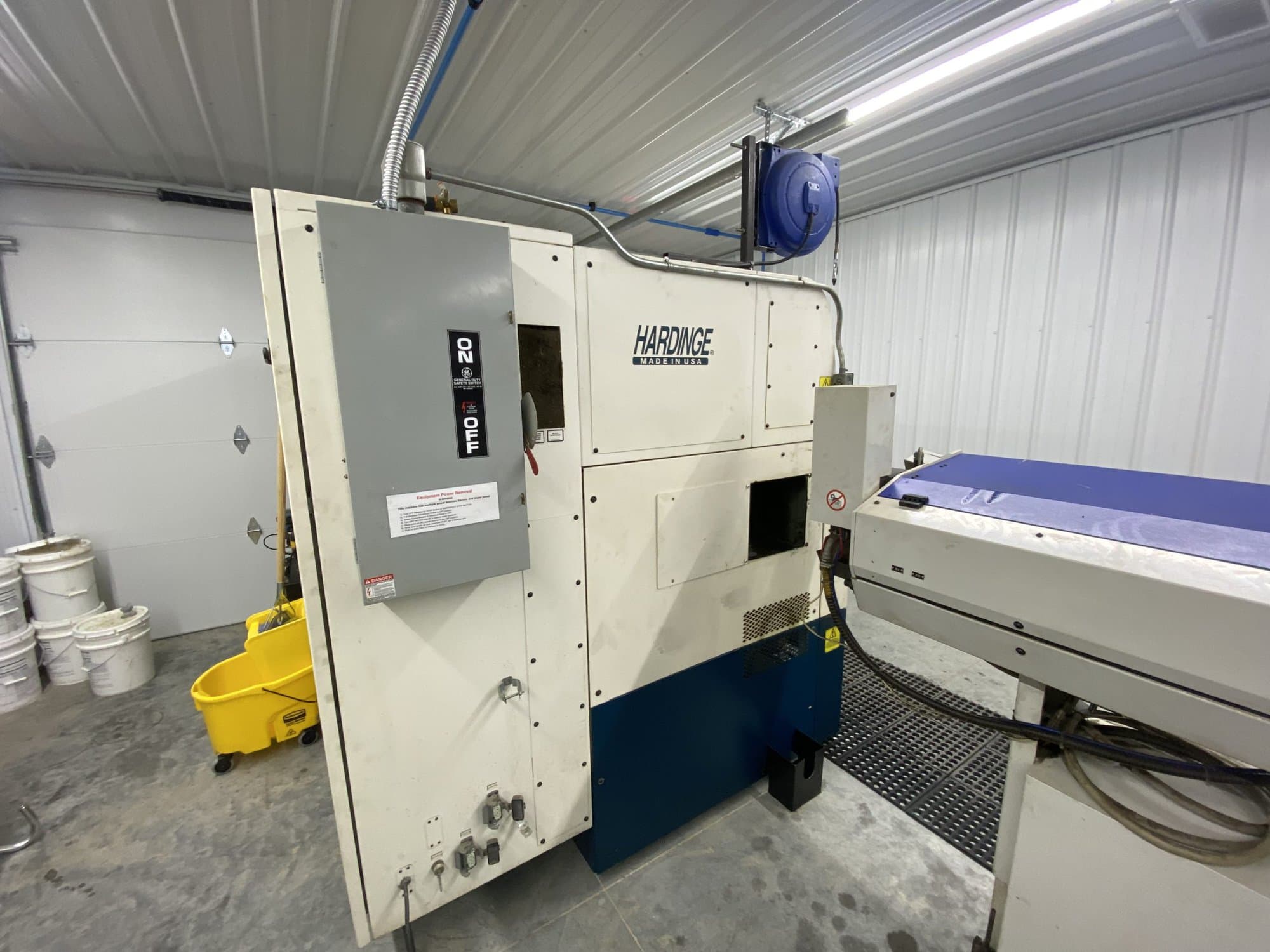 Hardinge Quest 6/42 CNC Lathe, 2003- BOSS Bar Feeder, Tailstock - Image 8