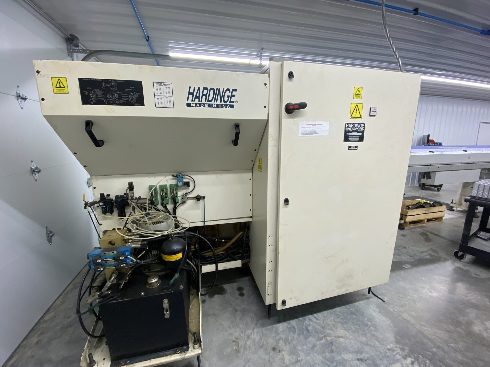 Hardinge Quest 6/42 CNC Lathe, 2003- BOSS Bar Feeder, Tailstock - Image 7