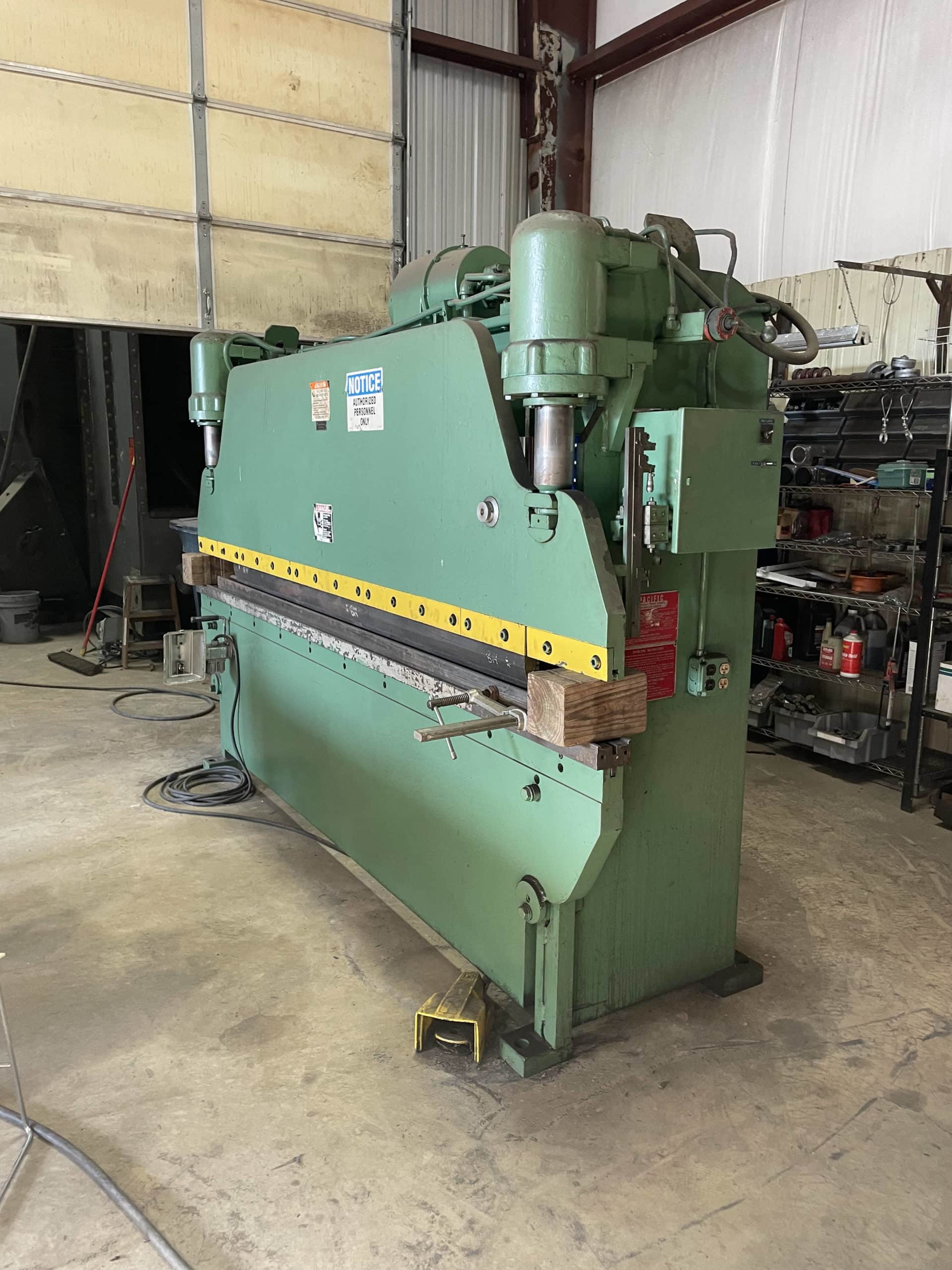90 Ton x 10' Pacific J90 Press Brake, Clean Machine - Image 2