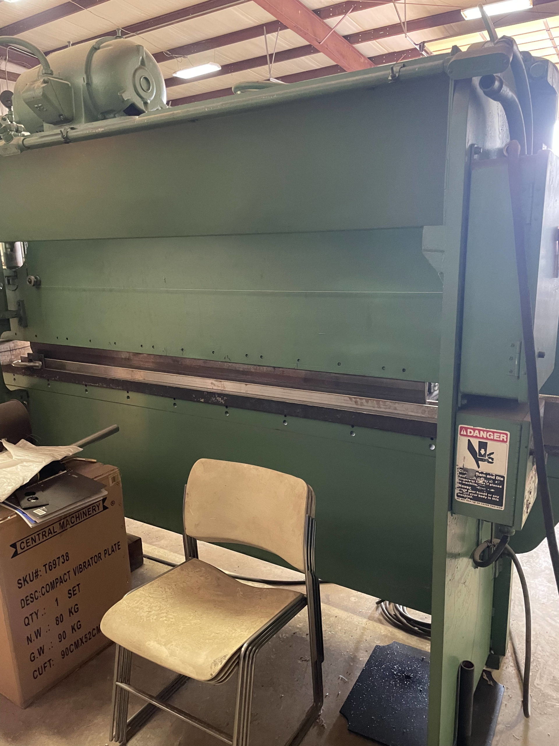 90 Ton x 10' Pacific J90 Press Brake, Clean Machine - Image 3