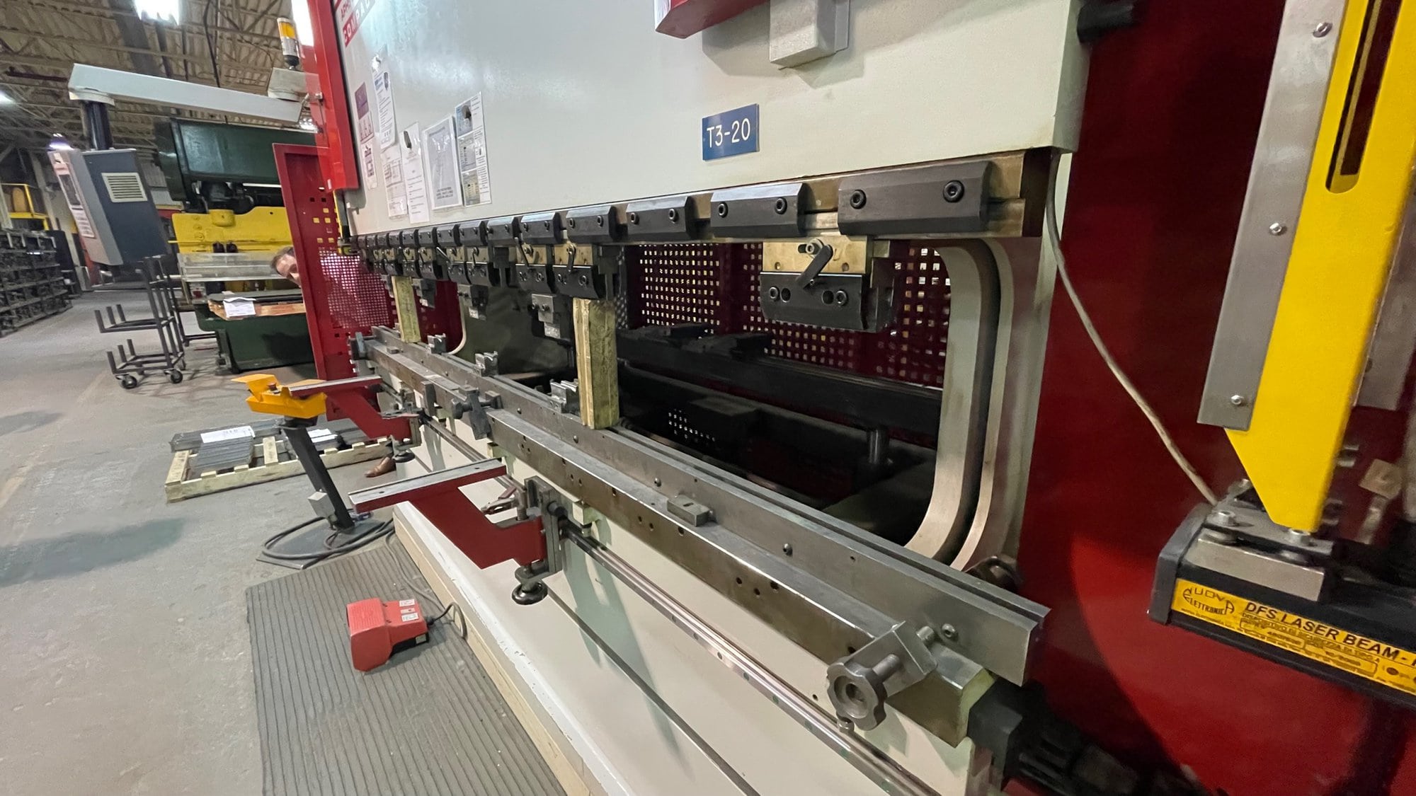 100 Ton x 10' Baykal APHS 3104 Compact CNC Press Brake, 2008 - Image 3