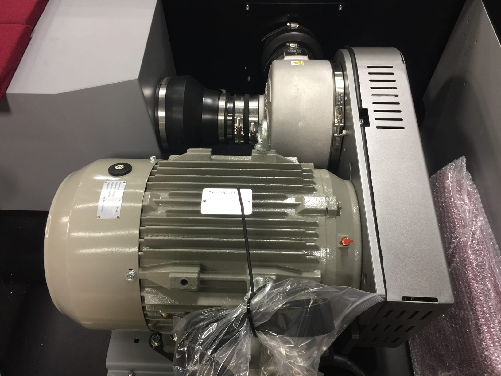 Gerber Cutter S-3000 Cutting Machine, 1999 - Image 7
