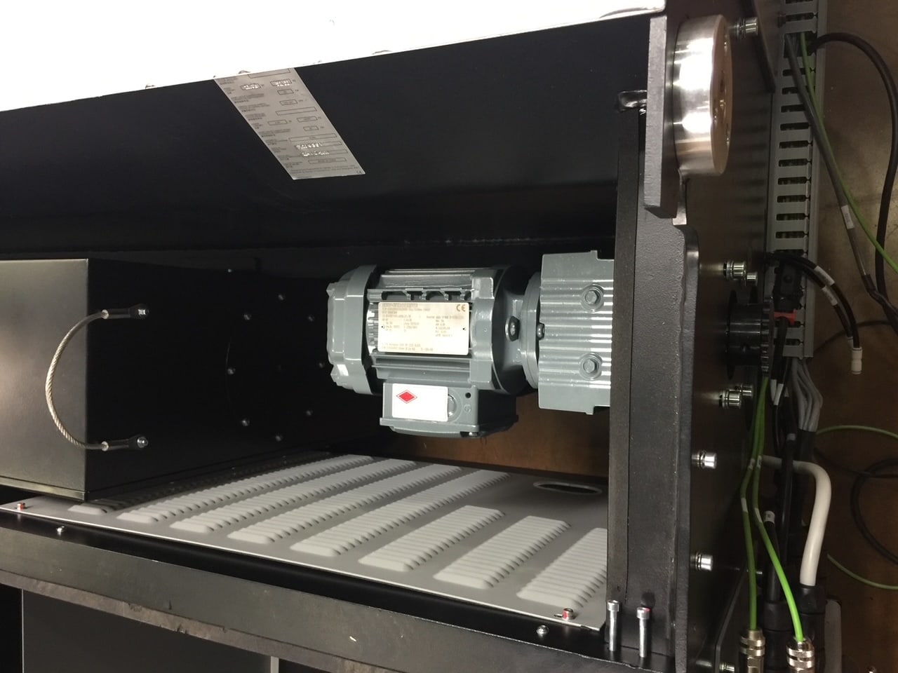 Gerber Cutter S-3000 Cutting Machine, 1999 - Image 6