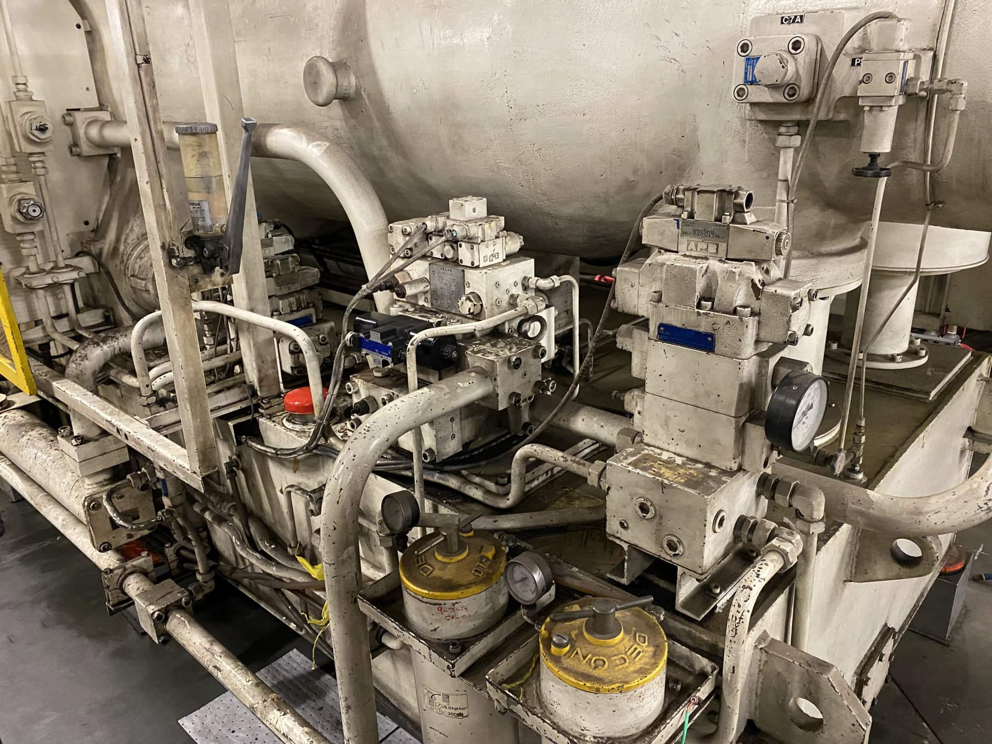 720 Ton Toshiba ISF720-SII Injection Molding Machine, 1992 - Image 6