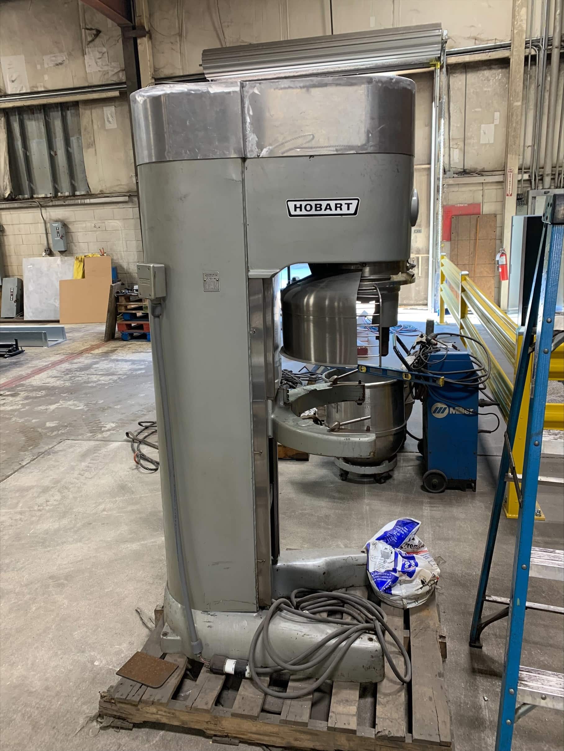 80QT Hobart M802 Commercial Mixer, 1996