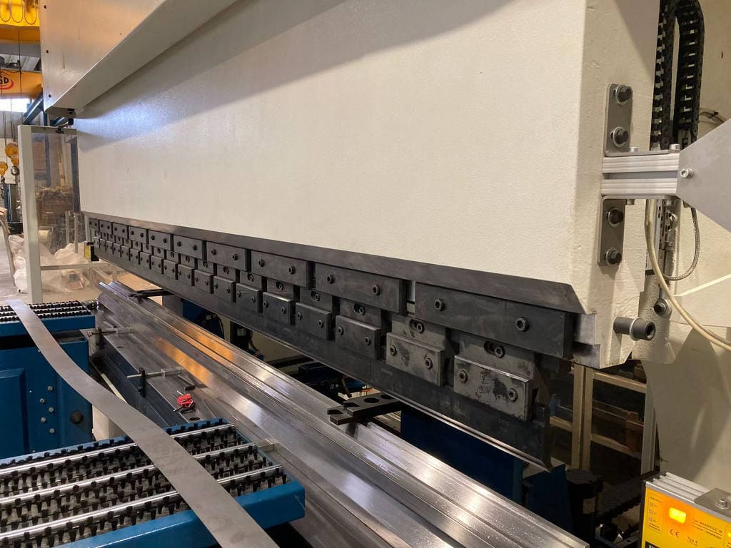 330 Ton x 10' Jordi PHE-30300 CNC Hydraulic Press, 2007, 6 axis, delivery, installation and training included-reconditioned in 2022 low hour demo machine - Image 5