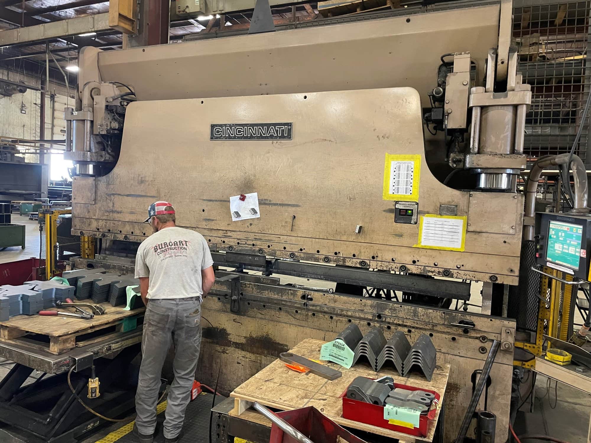 230 Ton x 12' Cincinnati 230CBx10 CNC Press Brake - Updated CNC Control