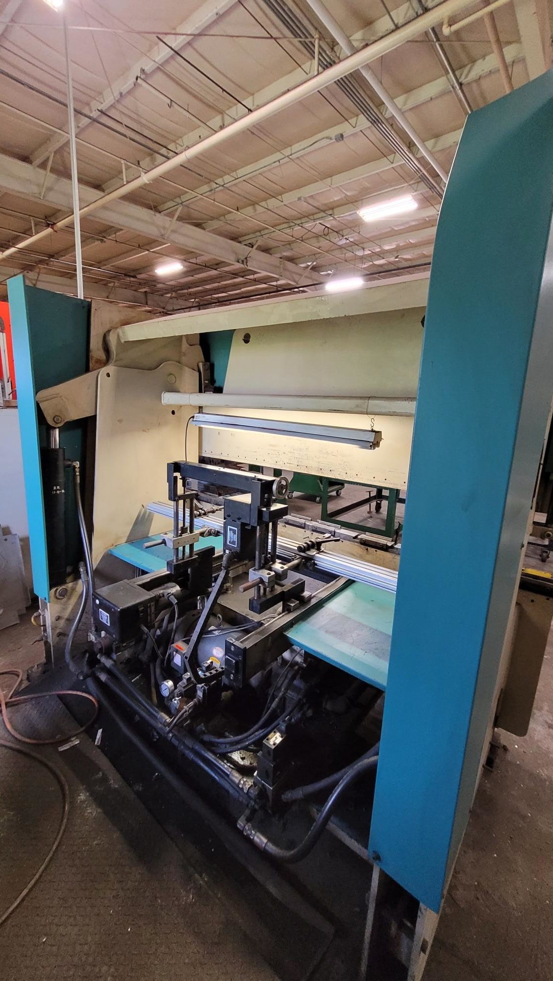 70 Ton x 8' Premier 870 CNC Press Brake, 2000- Automec CNC 300 2-Axis Backgauge - Image 6