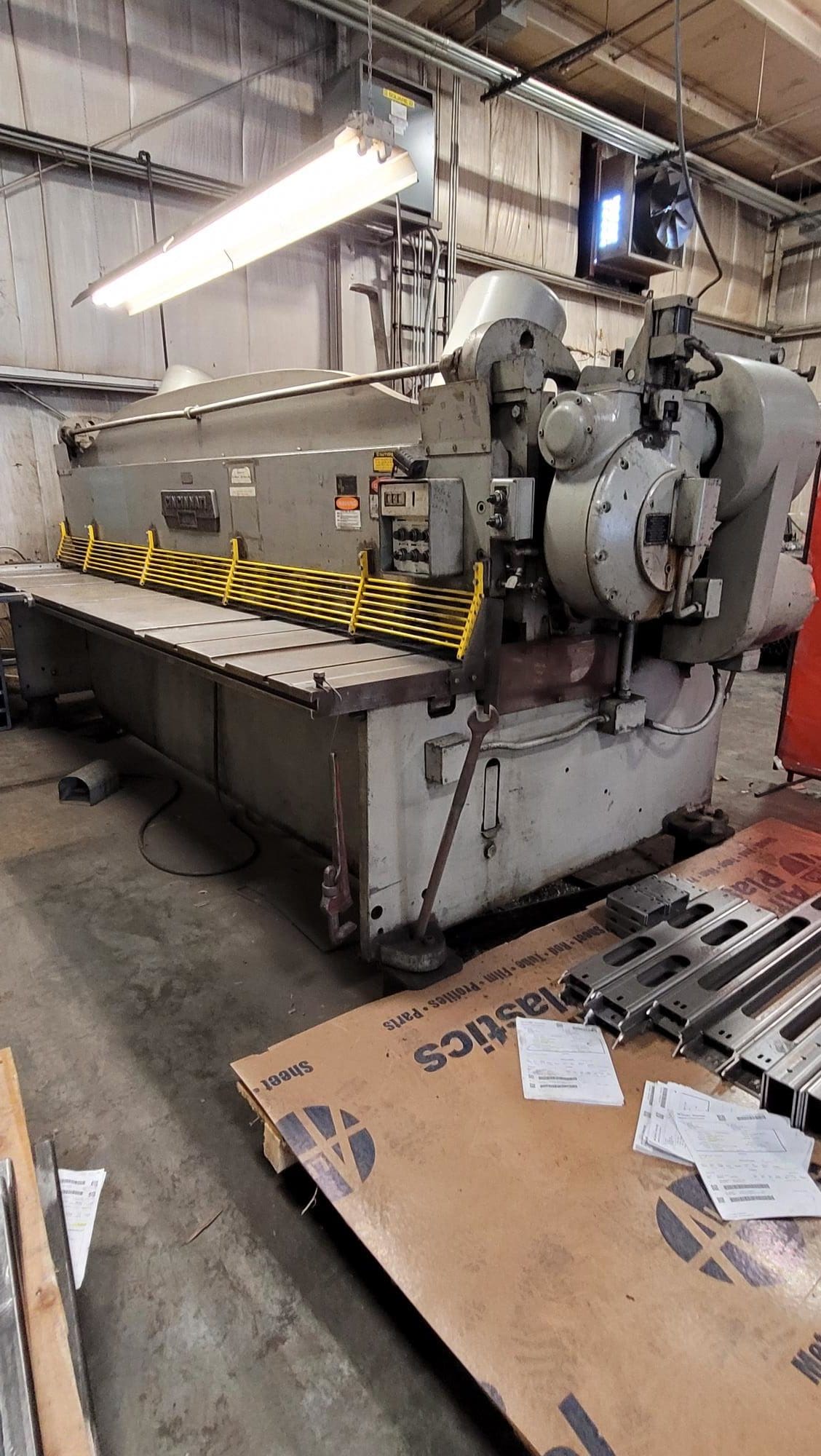 1/4" x 12' Cincinnati 1812 Shear- 2 Support Arms, Under Power - Image 3
