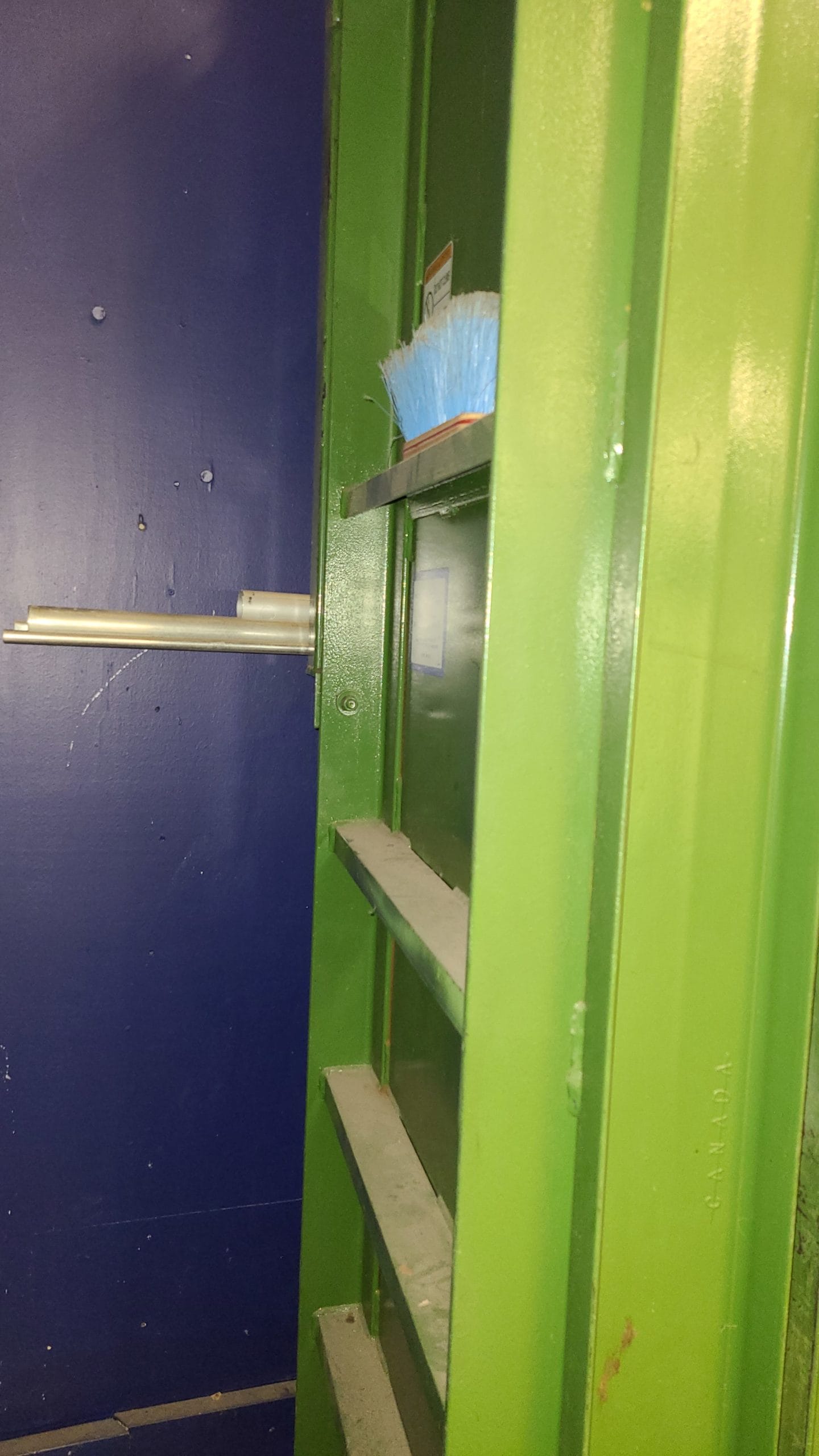 Philadelphia Tramrail Cardboard Vertical Baler, 1996- 30"x 48" Chamber - Image 2