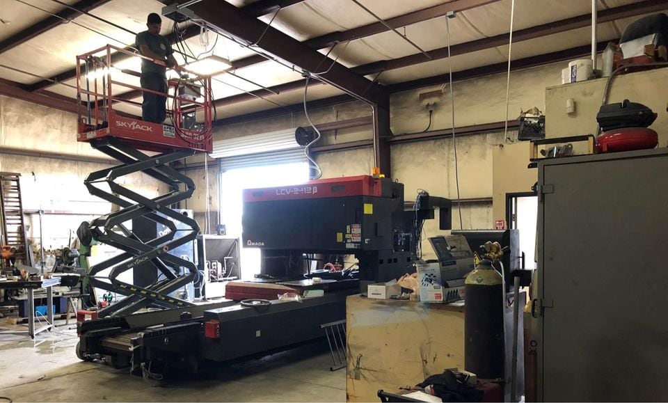 3000 Watt Amada LCV 2412 Beta II CO2 Laser, 1994 - Image 4
