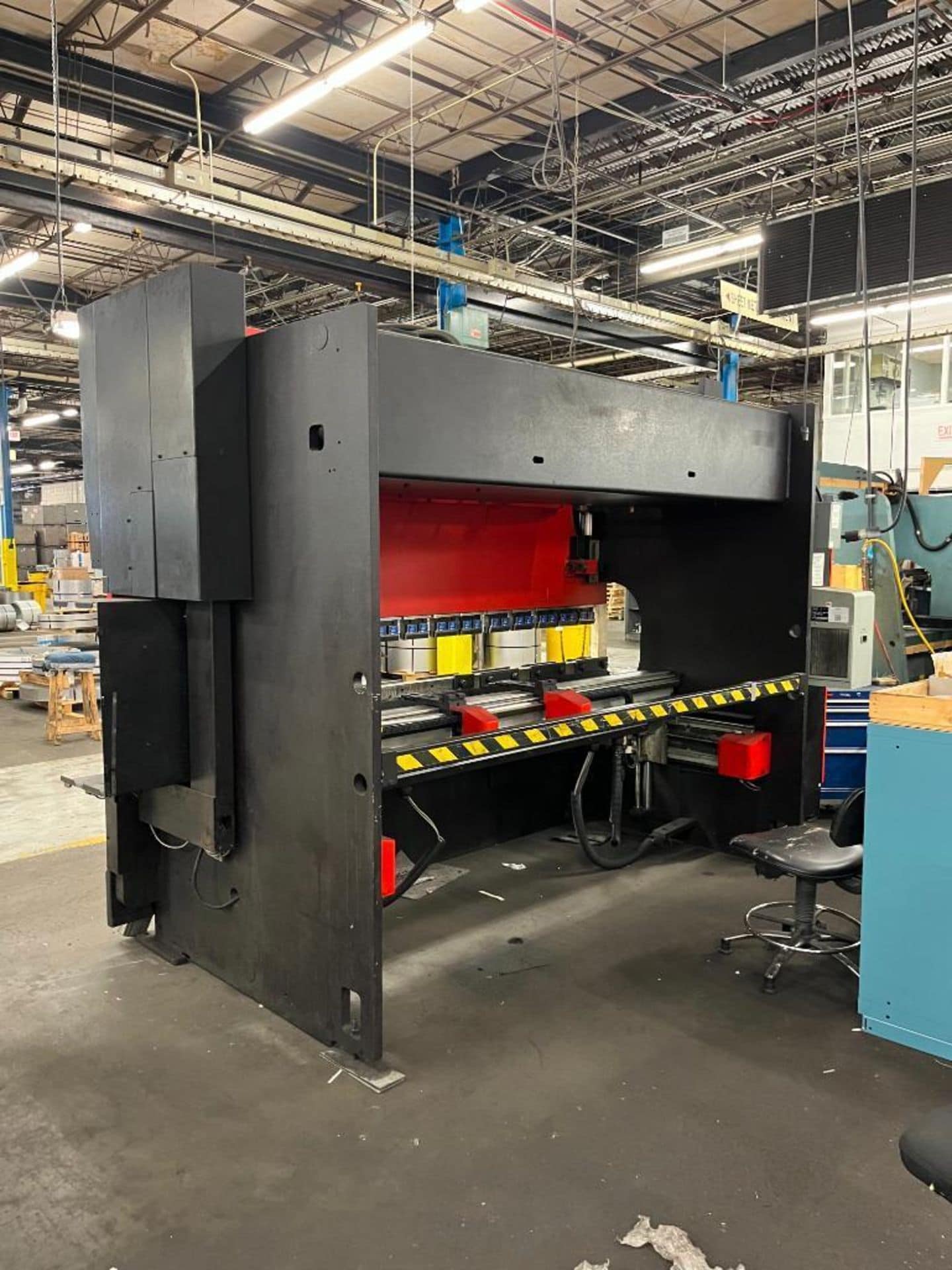 110 Ton x 10' Amada HFE 100-3S CNC Press brake, 2001- 4-Axis Backgauge (X,R,Z1/Z2) - Image 5