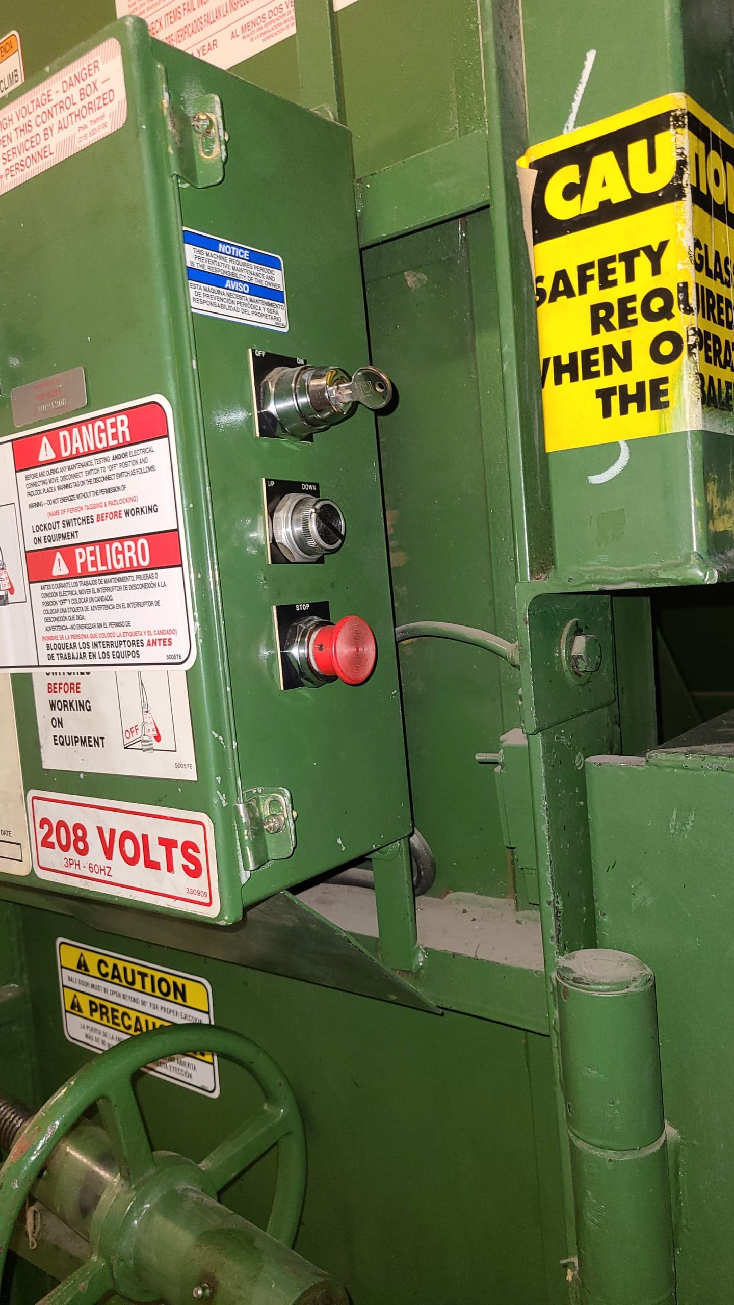 Philadelphia Tramrail Cardboard Vertical Baler, 1996- 30"x 48" Chamber - Image 3