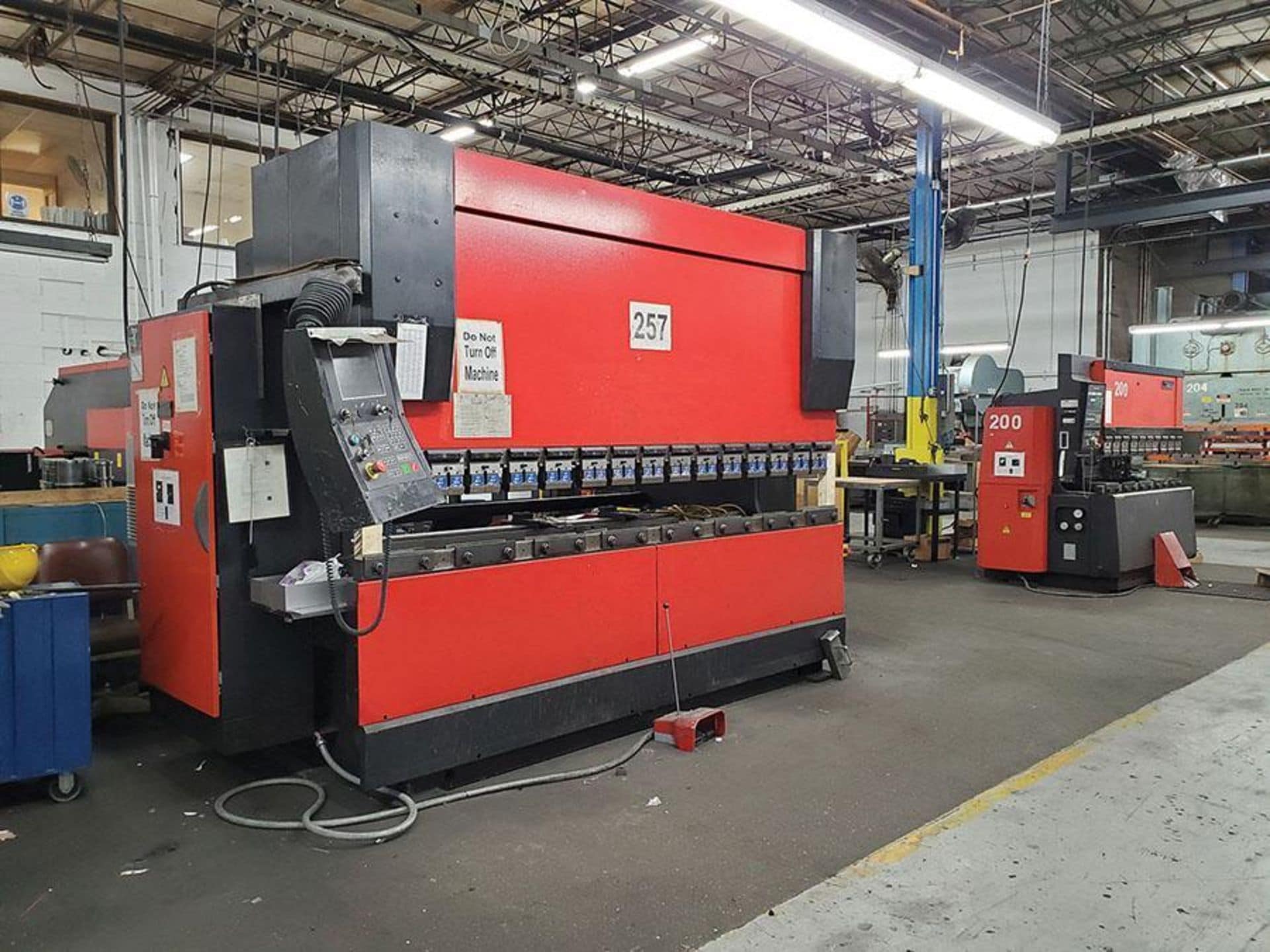 110 Ton x 10' Amada HFE 100-3S CNC Press brake, 2001- 4-Axis Backgauge (X,R,Z1/Z2) - Image 3
