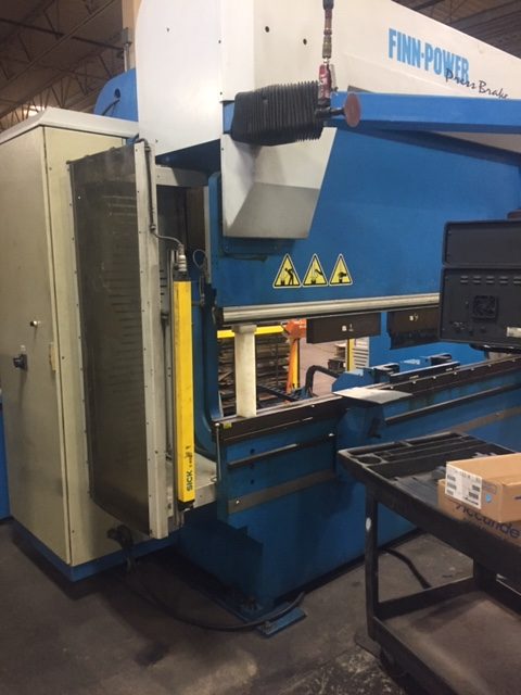 138 Ton X 10' Finn-Power B125-3060 CNCPress Brake, 2004 - 6-Axis Backgauge, Wila Tooling, Sick Safety Light Curtains, Transformer, Delem 69 CNC Control - Image 2