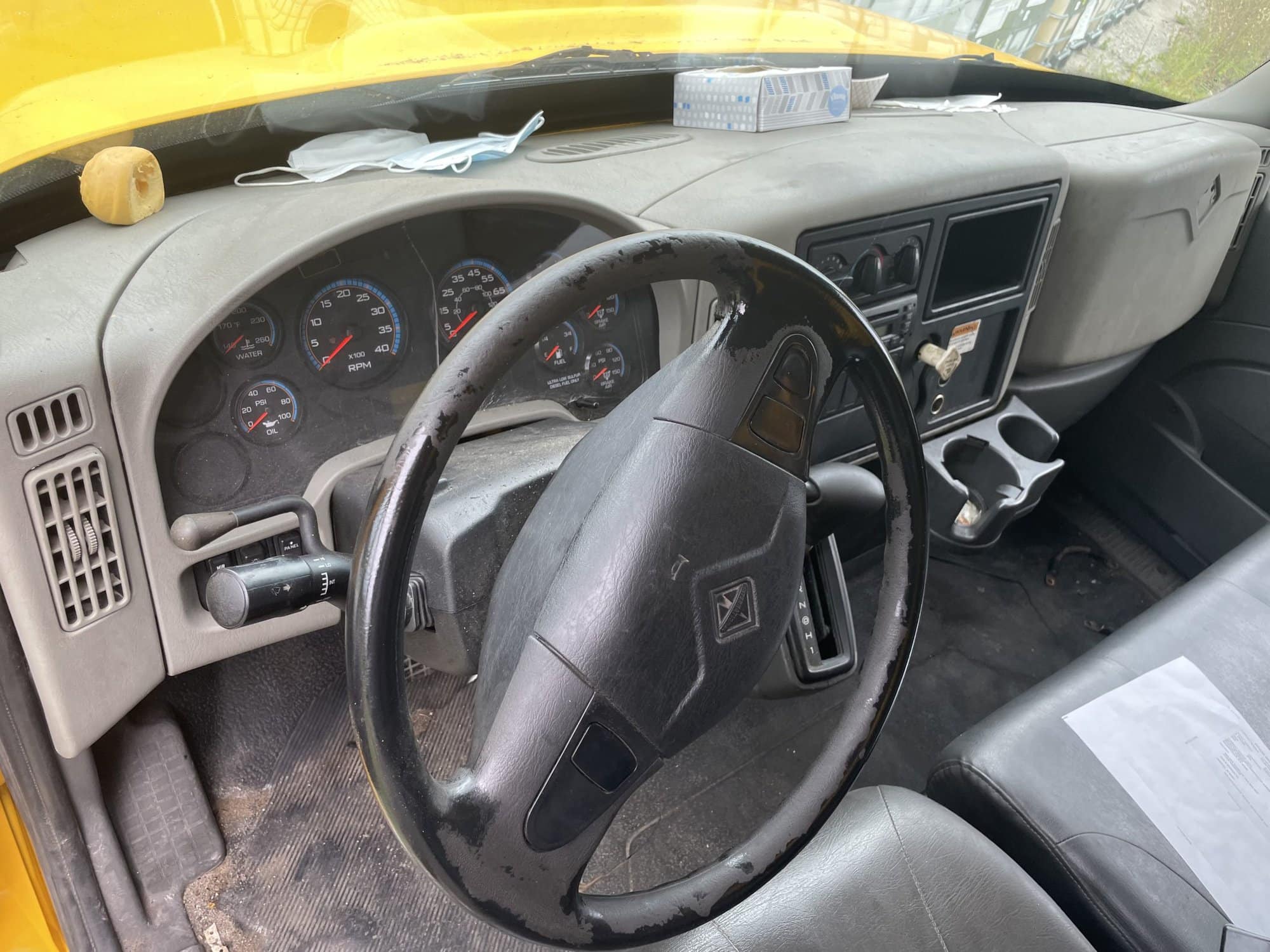 2013 International 4300 SBA 4X2 Box Truck - Image 3