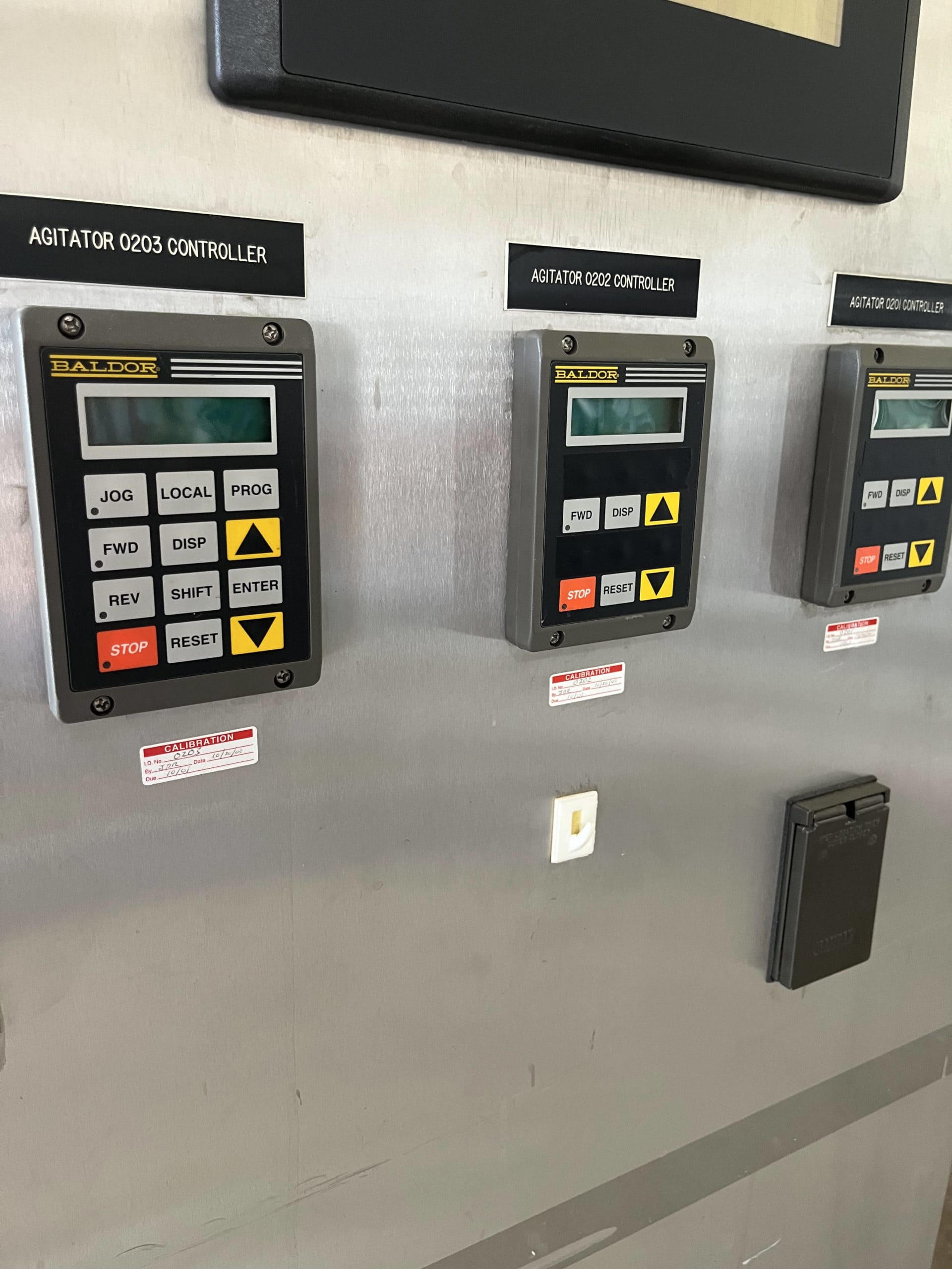 (x2) 100 Gallon Vertical Stainless Steel Tanks, Fermentation Skid, Jacketed, Agitated, 1997- Allen Bradley Control - Image 9