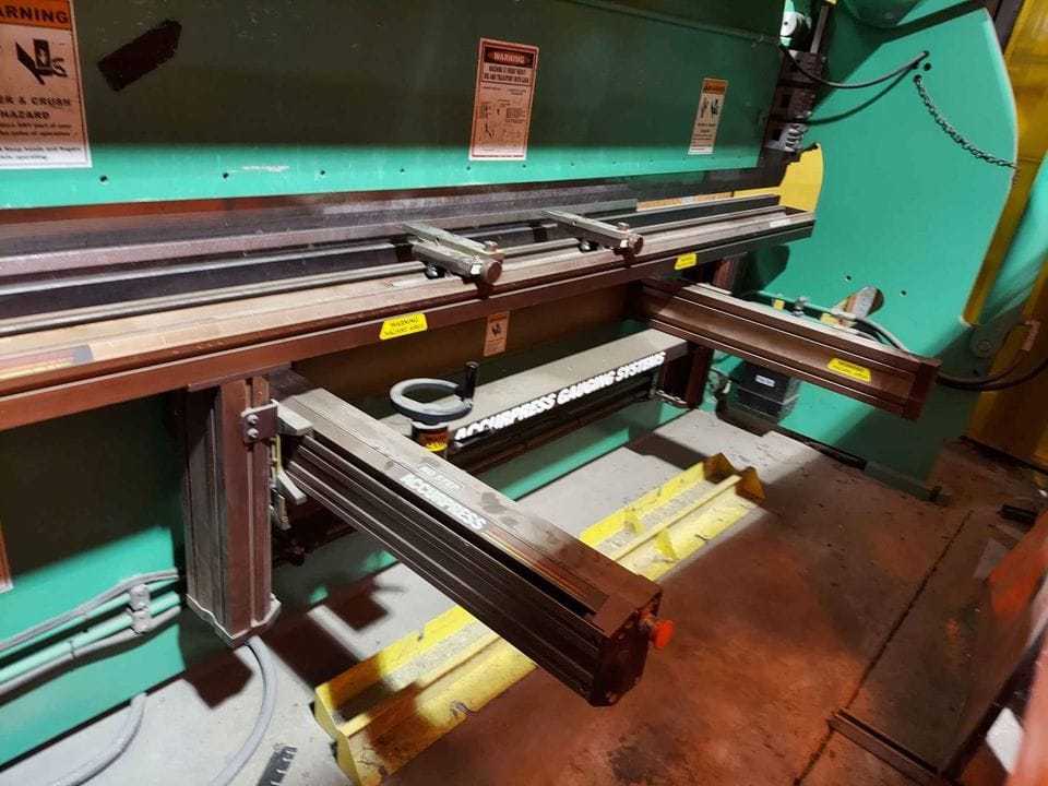 100 Ton X 12’ Accurpress 710012 Cnc Press Brake-2009, Ets Control, Tooling Included, Very Lightly Used - Image 3