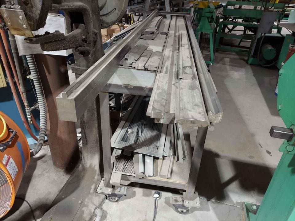 100 Ton X 12’ Accurpress 710012 Cnc Press Brake-2009, Ets Control, Tooling Included, Very Lightly Used - Image 5