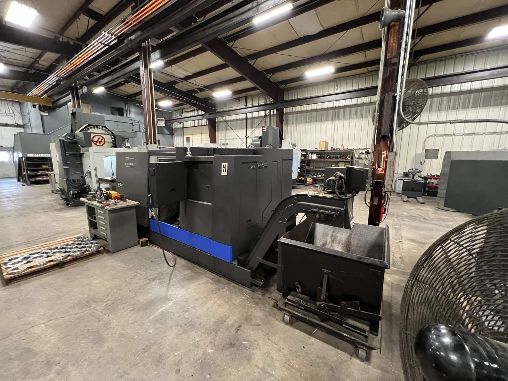 Hwacheon Hi Tech 450B CNC Lathe, 2013- Fanuc Control, Chip Conveyor - Image 4