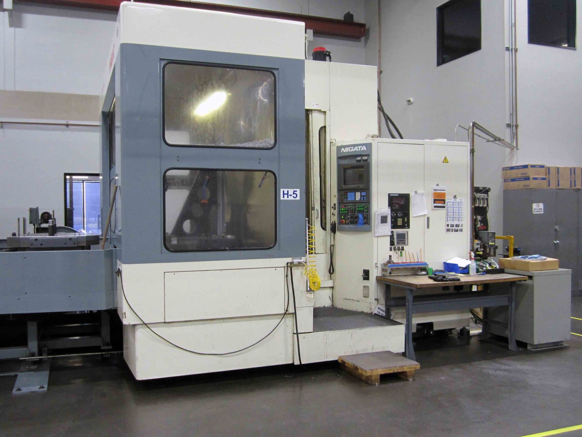 Niigata HN80C 1000mm HMC, 1994- 6 Pallet Pool, Full 4th, 119 ATC, TSC, Fanuc