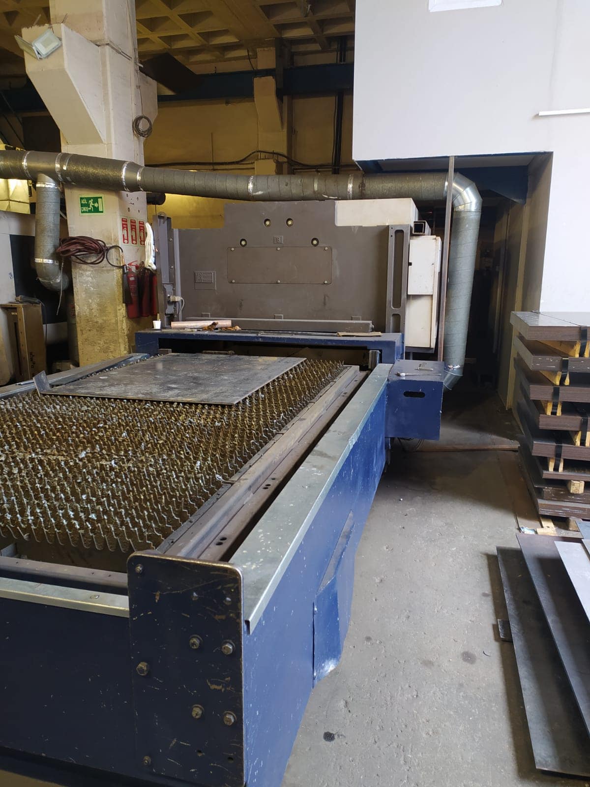 5200 Watt Bystronic Byspeed 3015, 2005 - Under Power, Well Maintained - Image 3