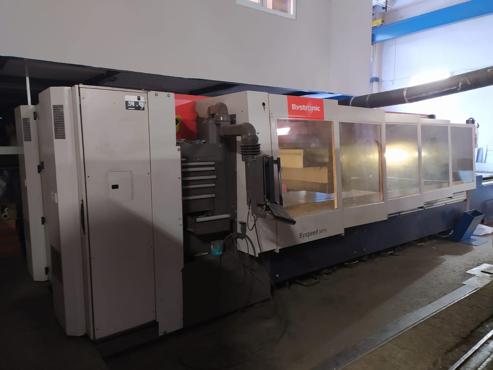 5200 Watt Bystronic Byspeed 3015, 2005 - Under Power, Well Maintained