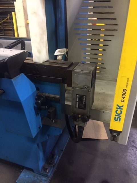 138 Ton X 10' Finn-Power B125-3060 CNCPress Brake, 2004 - 6-Axis Backgauge, Wila Tooling, Sick Safety Light Curtains, Transformer, Delem 69 CNC Control - Image 5