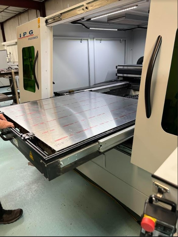 4,000 Watt IPG YLR LaserCube Fiber Laser, 2018 - 4' x 4' Table