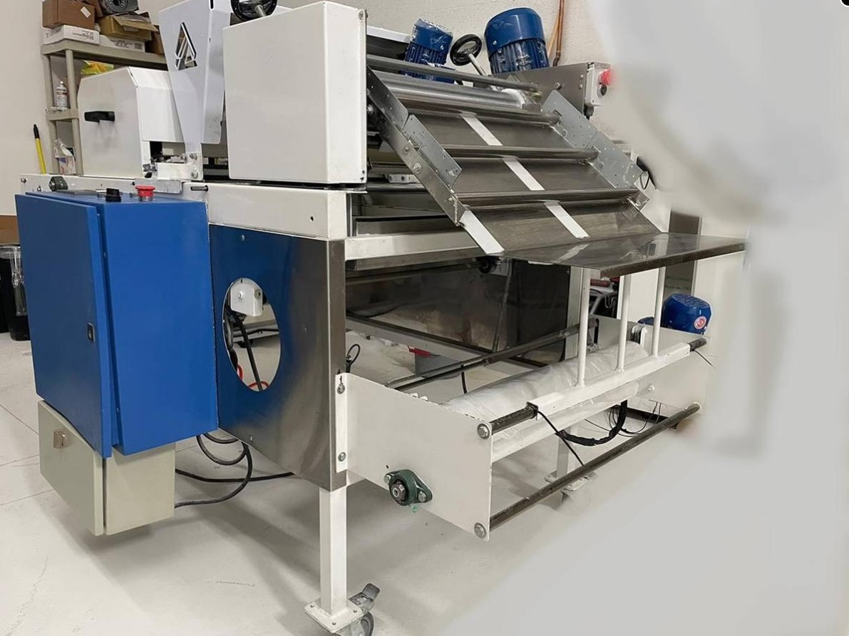 Afemac SC-100 Empanada Dough Cutter, 2019 - With Automatic Flour Mill