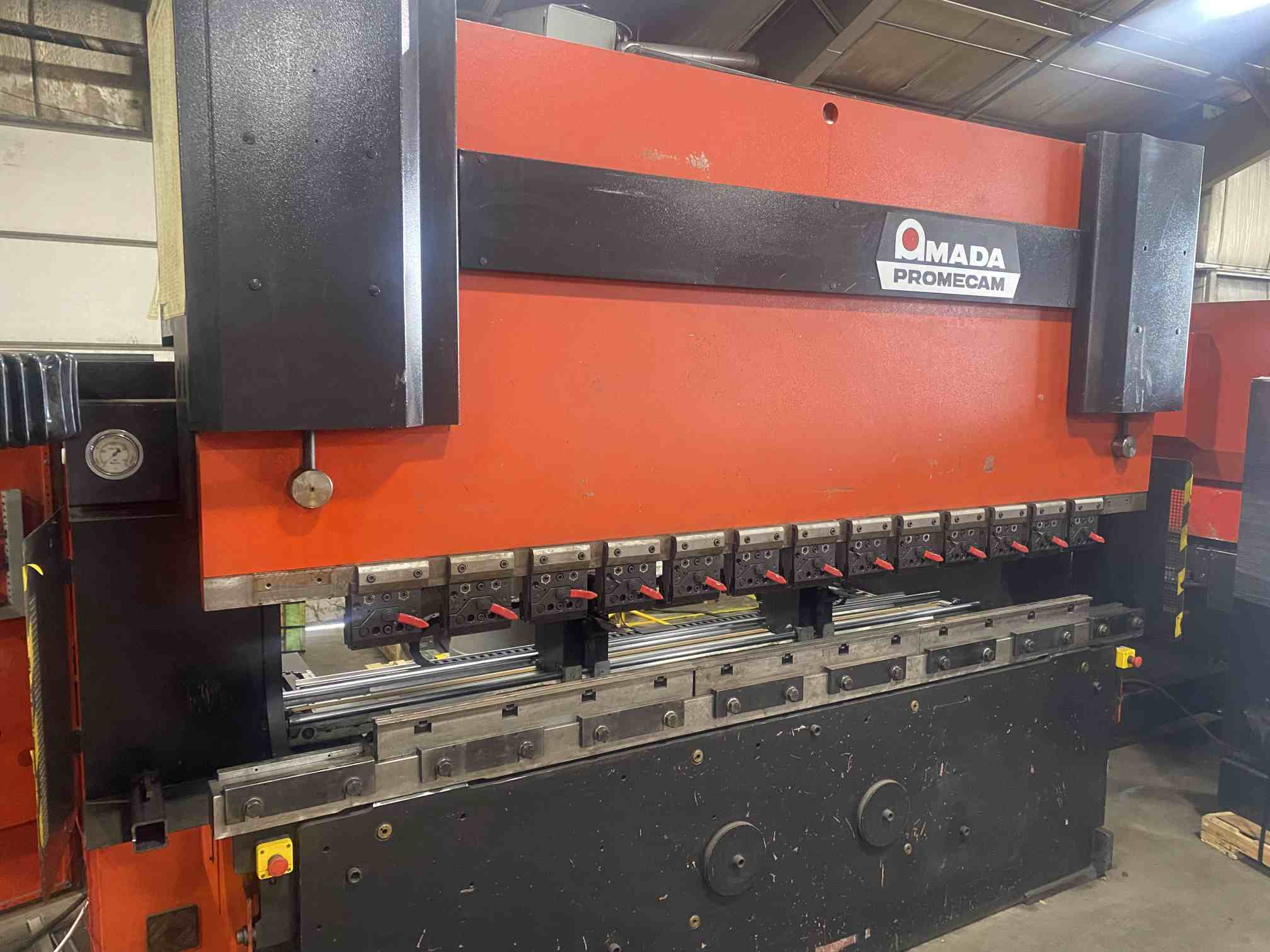 138 Ton x 10' Amada HFBO 125-30 CNC Press Brake