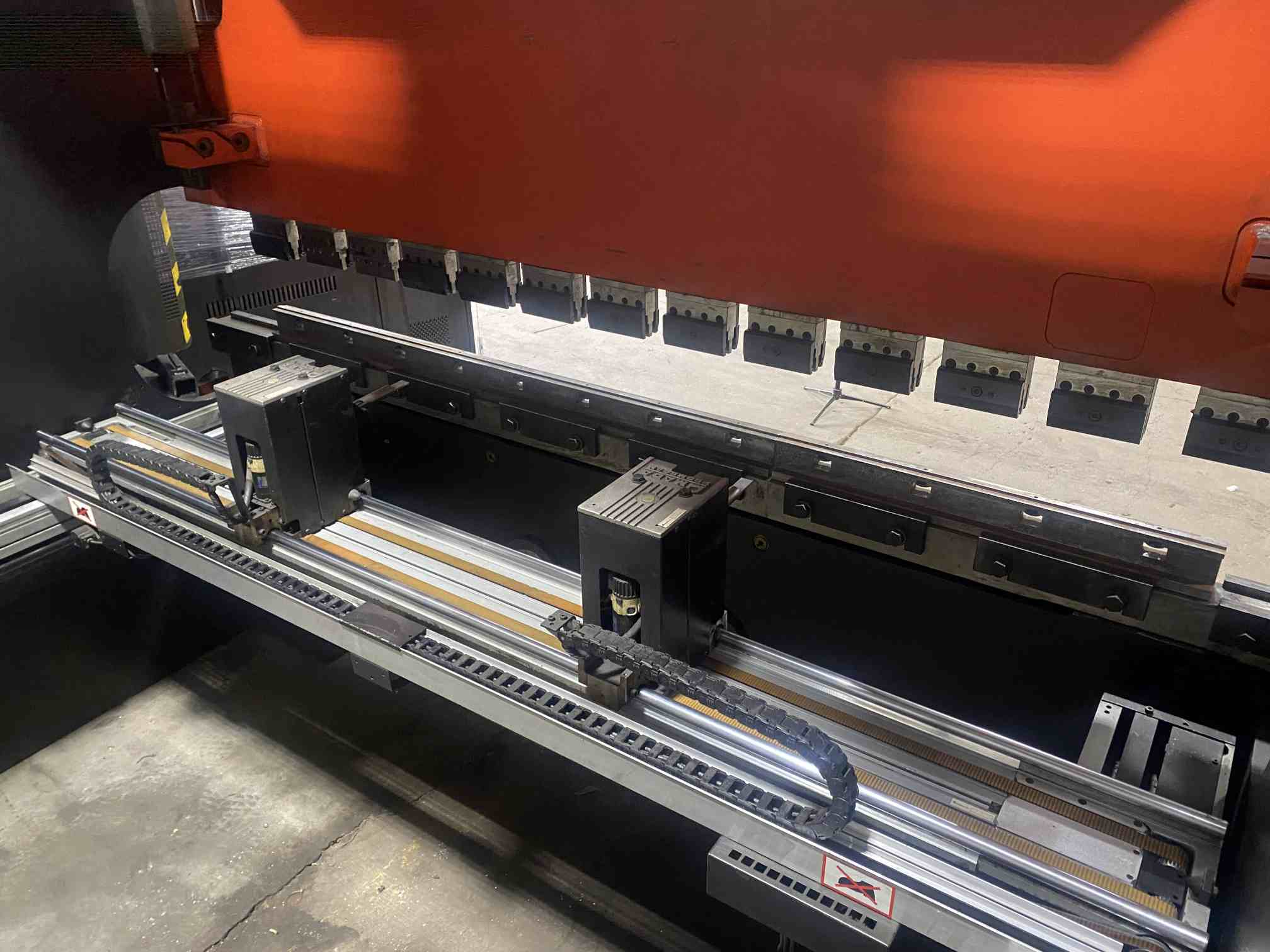 138 Ton x 10' Amada HFBO 125-30 CNC Press Brake