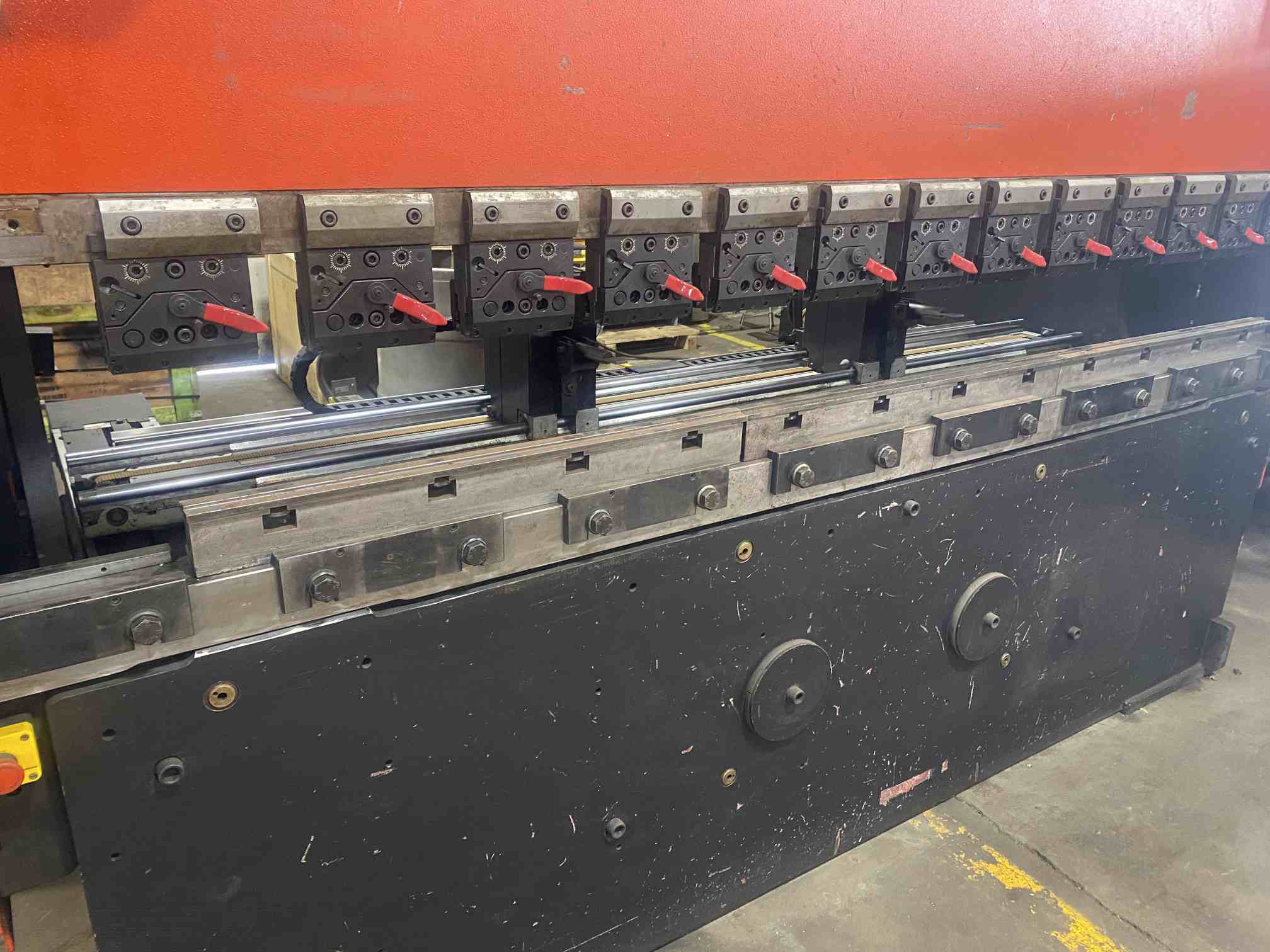 138 Ton x 10' Amada HFBO 125-30 CNC Press Brake