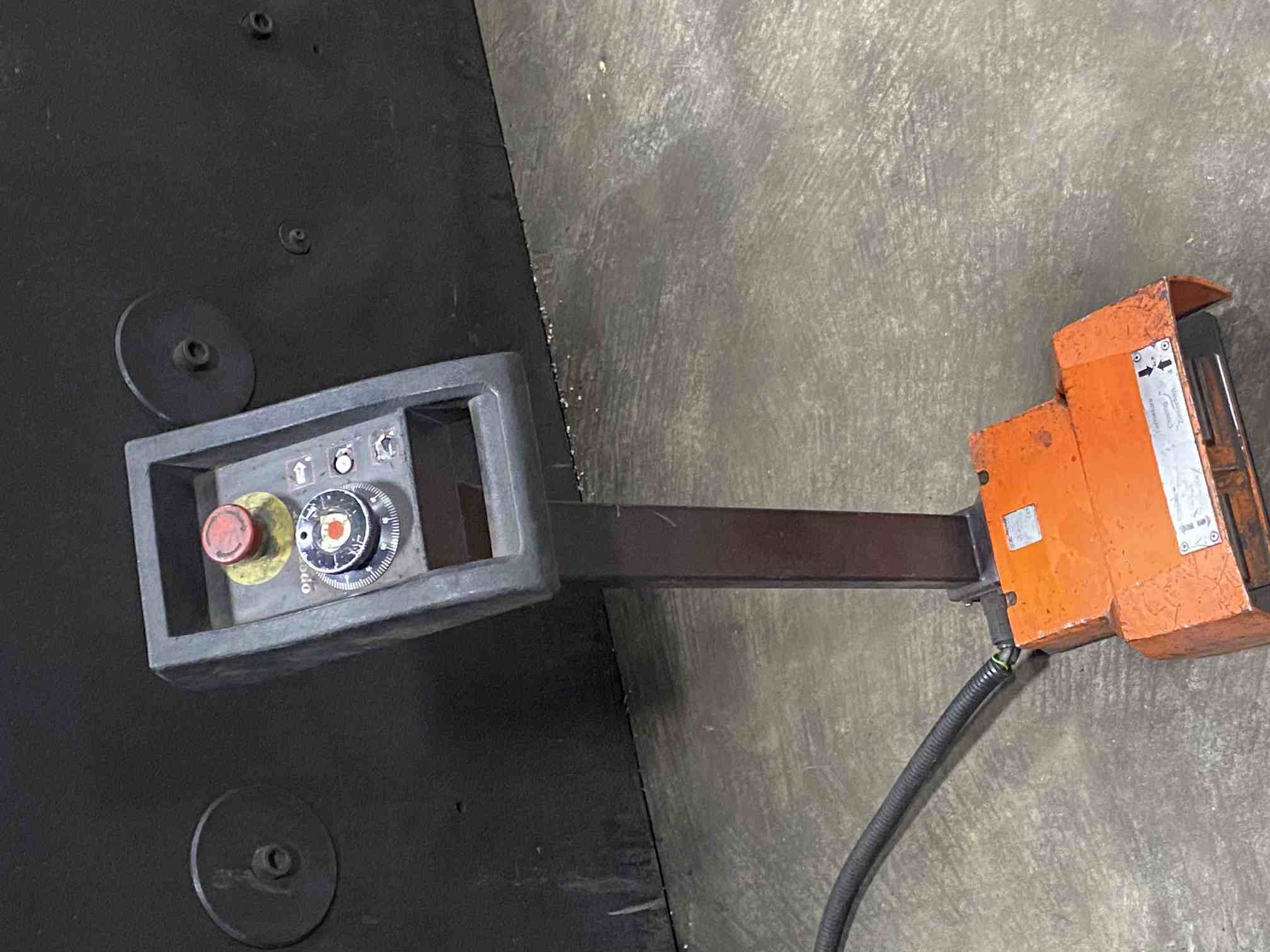 138 Ton x 10' Amada HFBO 125-30 CNC Press Brake
