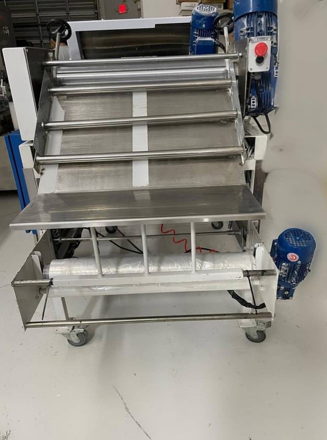 Afemac SC-100 Empanada Dough Cutter, 2019 - With Automatic Flour Mill - Image 2