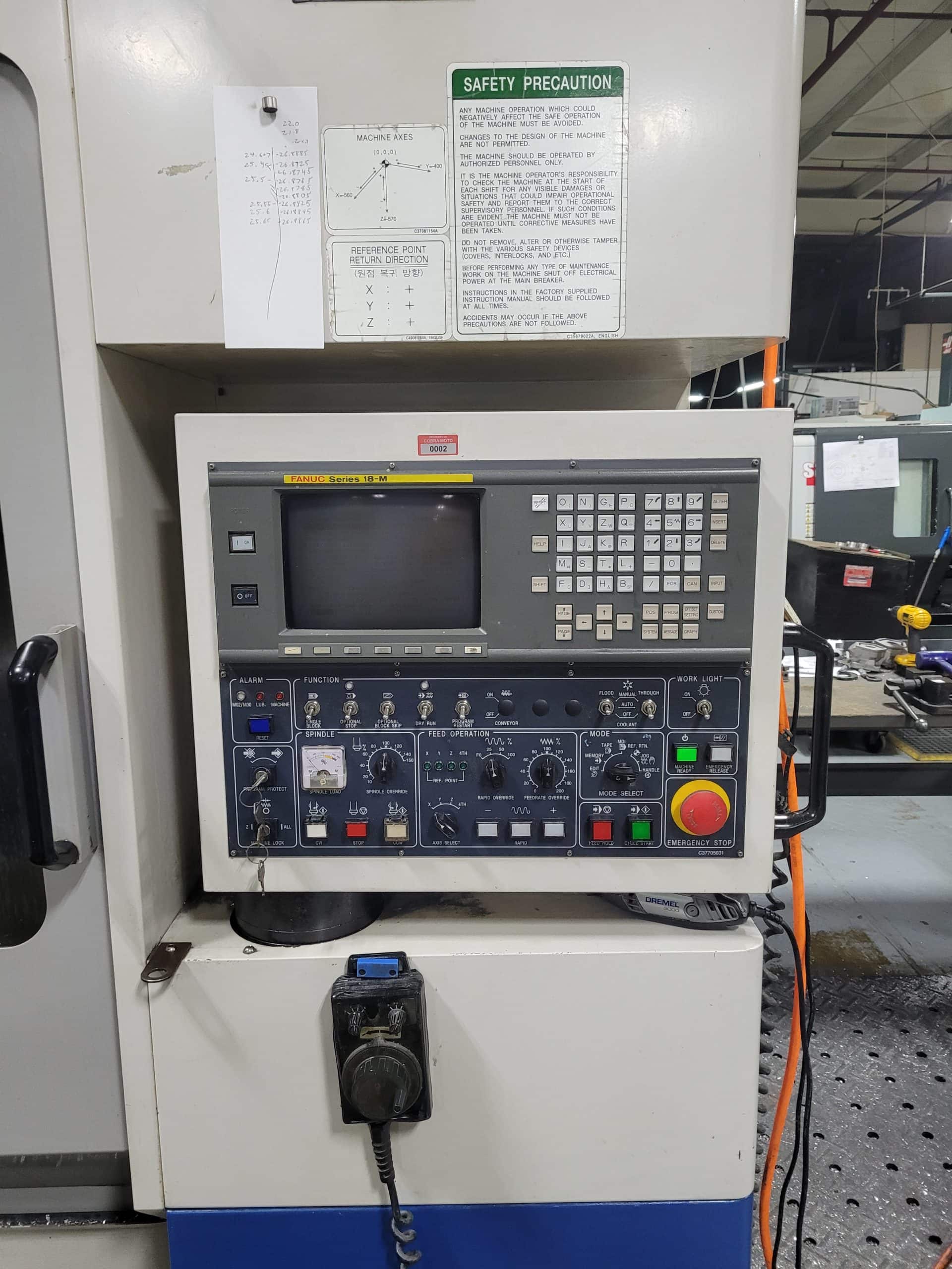 Daewoo DMV-400 VMC, 1998 - Fanuc 18, APC - Image 3
