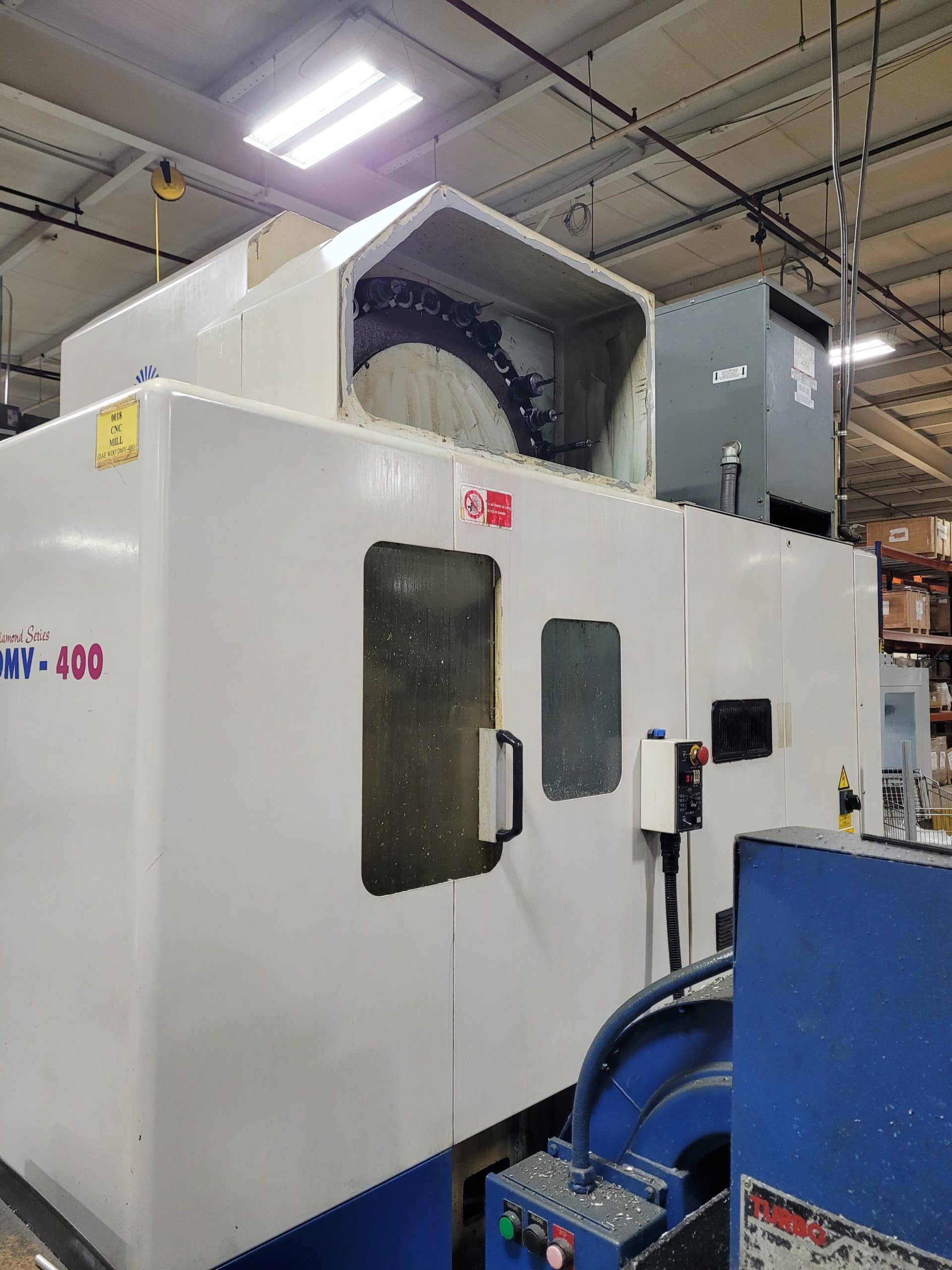 Daewoo DMV-400 VMC, 1998 - Fanuc 18, APC - Image 6