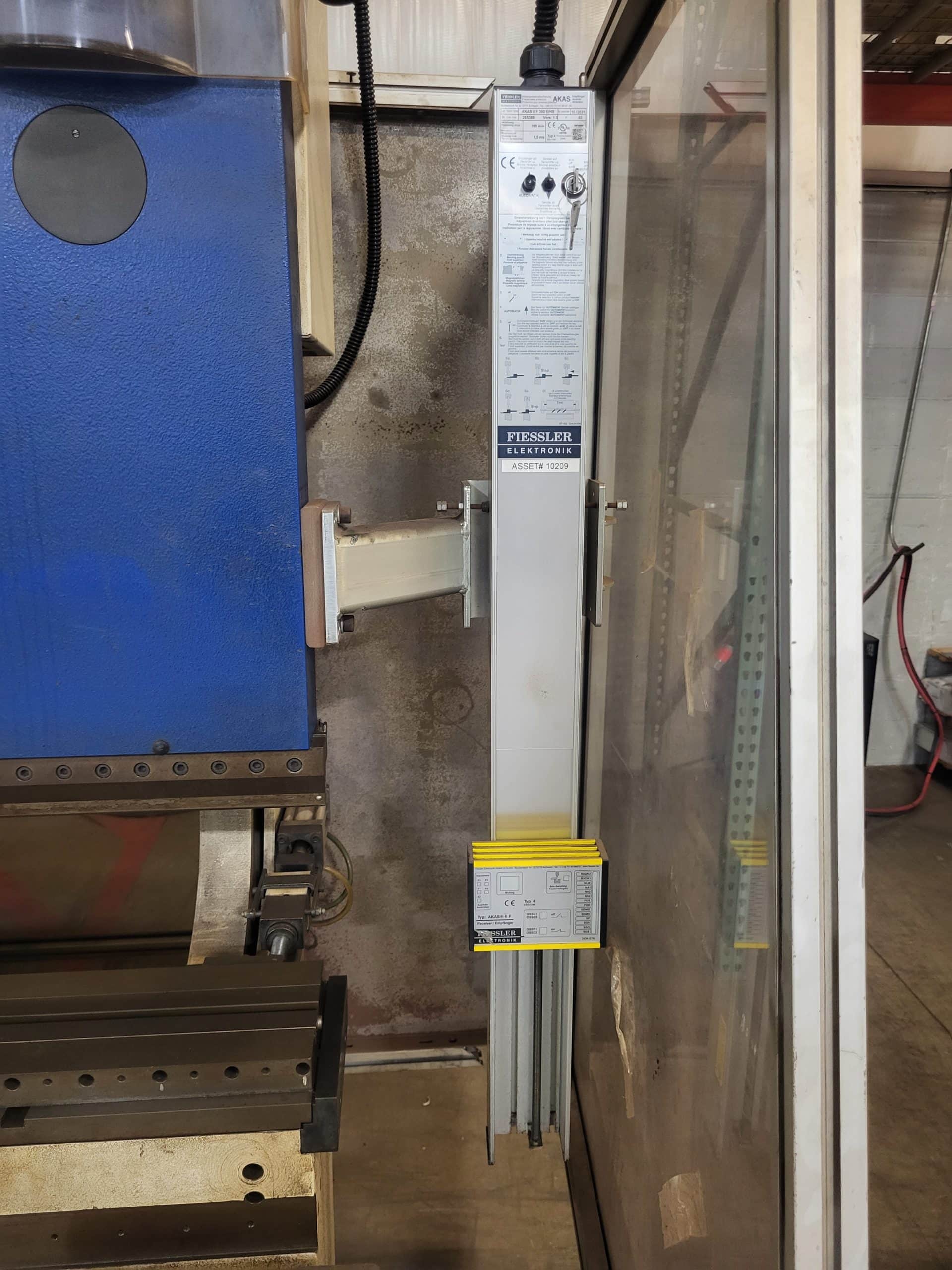 220 Ton x 13’ Trumpf Trumabend V200 CNC Press Brake, 2002 - 6-Axis Backgauge - Image 6