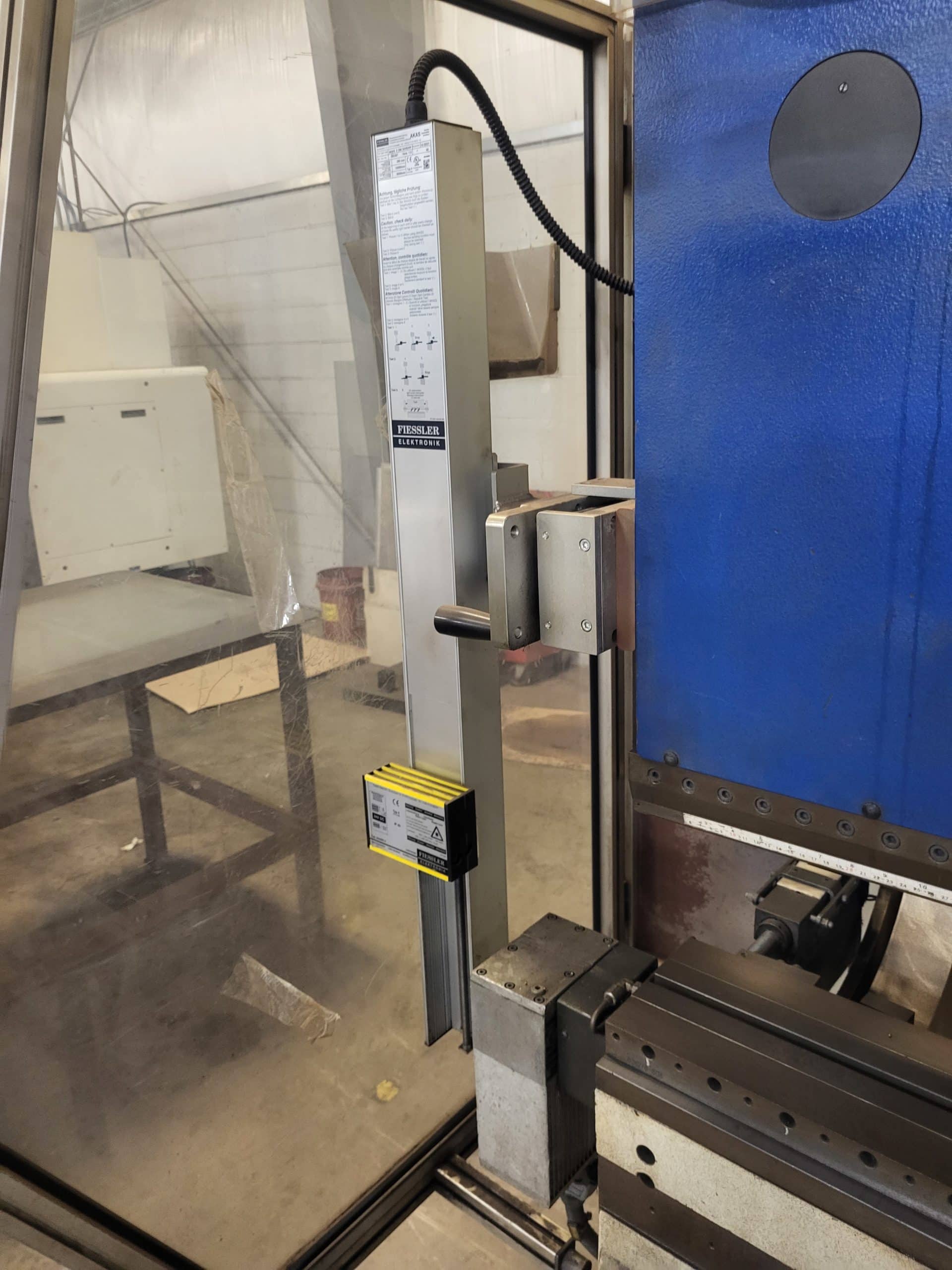 220 Ton x 13’ Trumpf Trumabend V200 CNC Press Brake, 2002 - 6-Axis Backgauge - Image 5