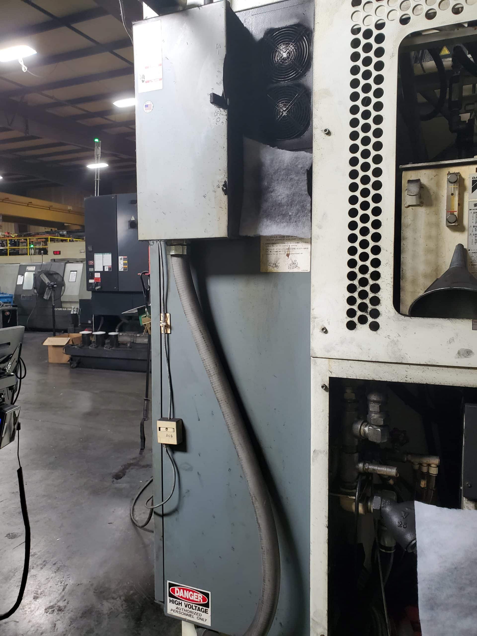 Kitamura Mycenter 4XiF VMC, 2007 - Renishaw Probe, Fanuc 16i-MB, Glass Scales - Image 10